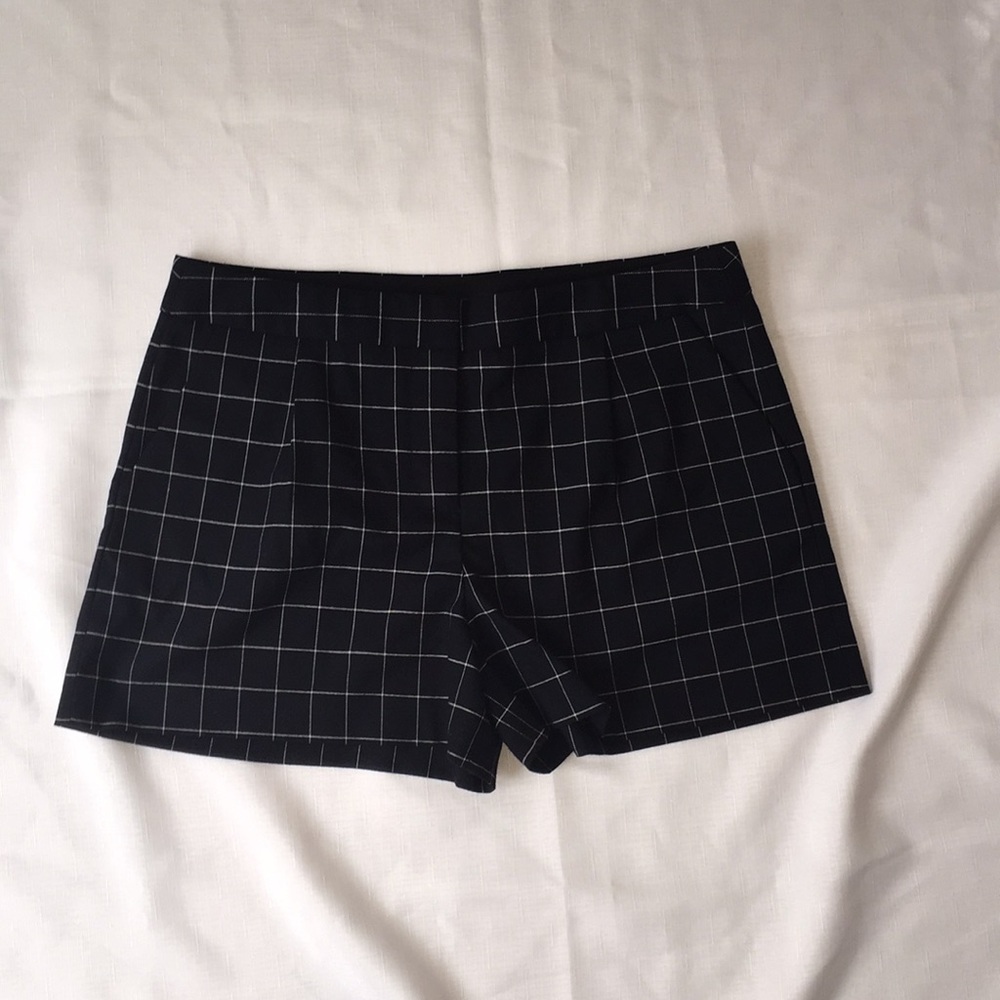 NEVER WORN ARMANI EXCHANGE SHORTS